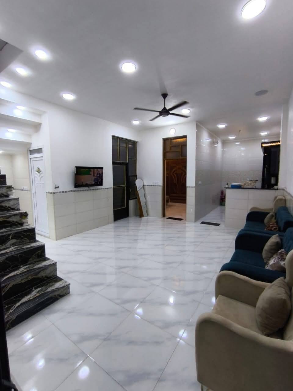 السلام عليكم اعاده النشر بسبب الوعود الكاذبه دار للبيع مساحه البيت 150متر )( سعر 70 وبي مجال بحث العلمي على شارع حي البتول مقابيل المنتزه الجديده قريب على فلكه حي النصر خدمات كامله بنا جديد  ***********
