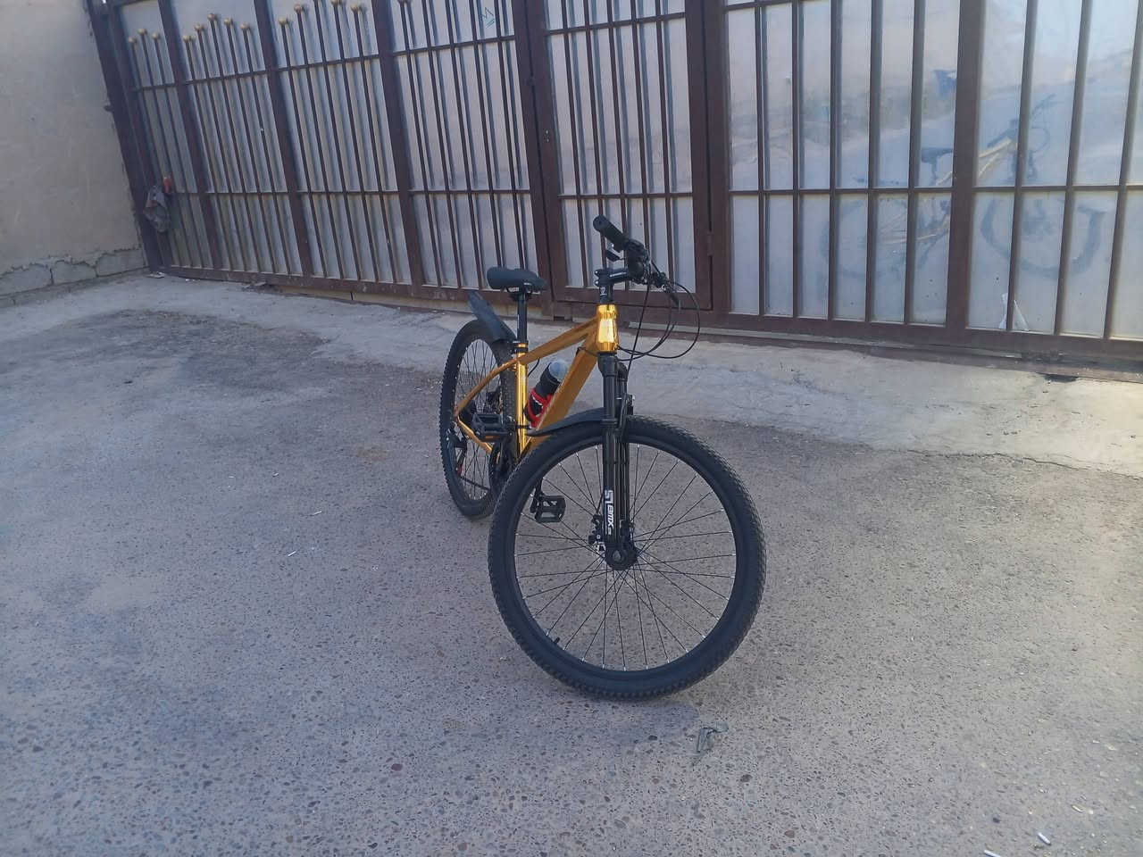 السلام عليكم بايسكل للبيع النوعية بيم اكس جبلي الكير الخلفي سبع سرع الكير المامي ثلاث سرع البايسكل مستعمل قليل ونضيف جدن  السعر ١٢٠ وبي مجال قليل 
او مراوس بدراجة شحن  حسب القناعة 
العنوان بغداد الخطيب  للتواصل خاص


**إذا كنت صاحب هذا الإعلان وتريد حذفه لأي سبب، رجاءا أرسل رسالة إلى الدعم الفني**