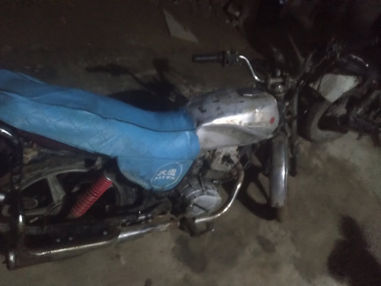 السلام عليكم دراجا البيع كلك خير من الله شلعه معدل مكينه خرساه المكان كربلاء البرهيميه السعر 150 الرقم ***********
