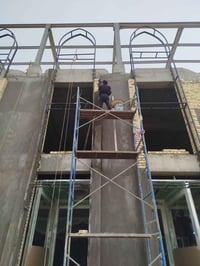 أبو علي الباخ بخدمتكم لأي عمل (لبخ، ترميم، واجهات). نشتغل بضمير، وسرعت...