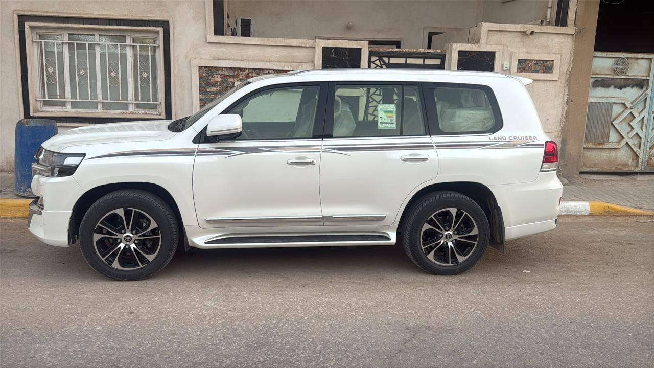 للبيع
لاندكروز 2021 بريم اصل 
فول مواصفات كفالة عامة 
ماشية ١٤ الف اصل ( زيرو )
رقم السيارة // بغداد 
مكان السيارة // بابل 
***********
