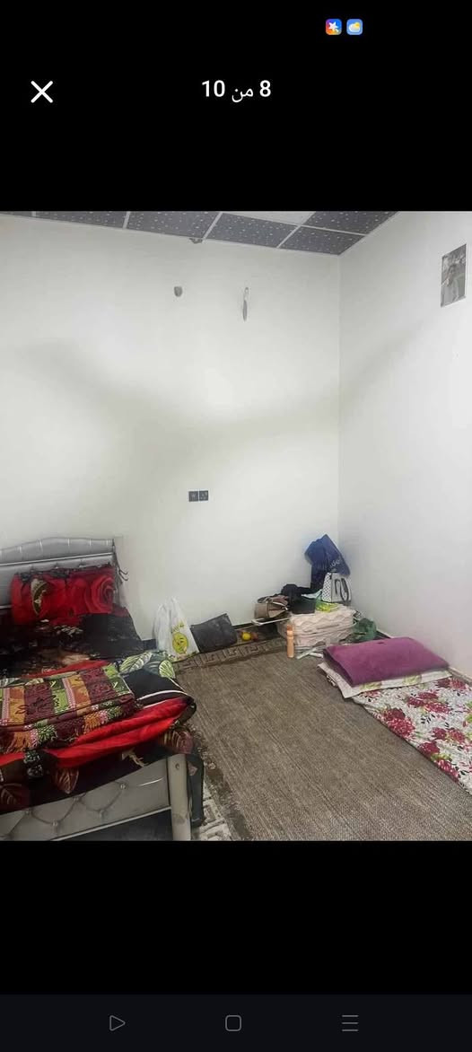 بيت للبيع 100متر غرفتين ودوانيه ومطبخ وطارمه وهول وغرفه جبيىره فوك وسطح مسلط سيراميك وحمام فوك وحمام جوه وغرفه جبيىره فوك بيت كامل ب60بي مجال استفسار ***********
