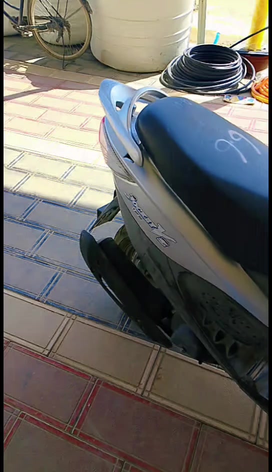 سلام عليكم دراجه كامكوv2 للبيع مديل 13 لدراجه قبل 3 طالعه من رمبه كفاله عامه مكان شطره
*********** بي واتساب 
/// سعر 850 وبيها مجال قليل ///
كفاله عامه اعيد وكرر
