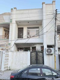 للبيع✅ 93م.    الواجهة 5.80   ♦️بناء نظيف جدا /بناء مستقل/ مدخلين يحتو...