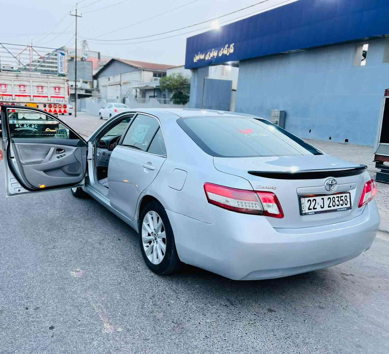 السلام عليكم كامري للبيع موديل 2010
رقم اربيل بأسمي شرط التحويل 
بيها صبغ 5 قطع 
السعر 100 ورقه
الاتصال على الرقم 
***********
