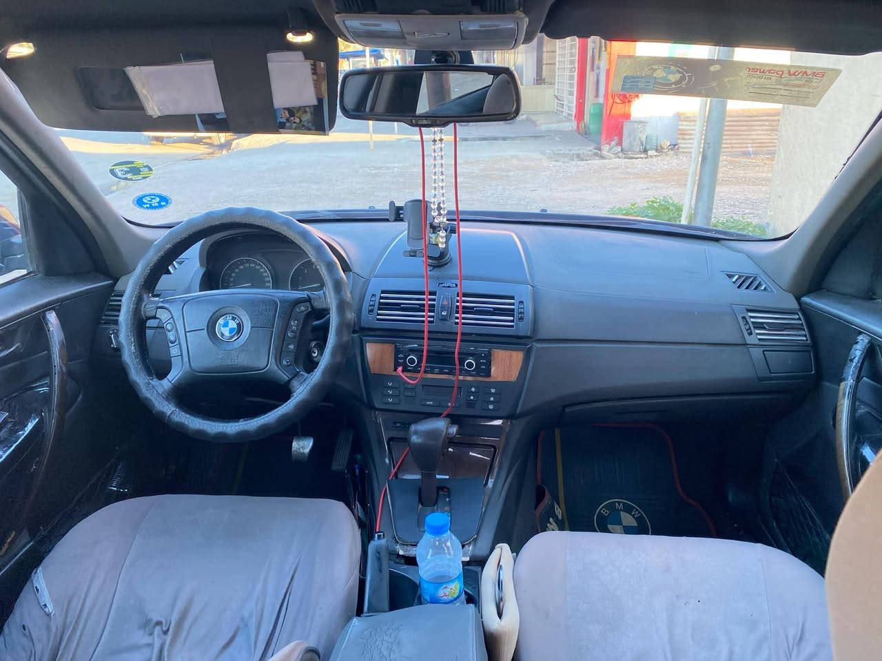 BMW X3
موديل 2004 كير محرك بطة  بشرط  تبريد شغال شرط صبغ عام بدون معجون رقم وسنوية منتهي صار شهر سعر ٦٢ ....
***********
