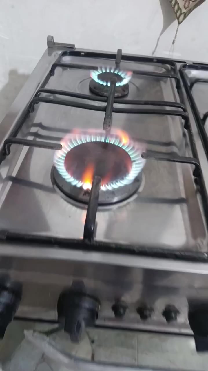 غراض نضيفه اللبيع العنوان ناصريه صوب الشاميه قرب جسر الحضارات وا الاتصال على الرقم ***********
