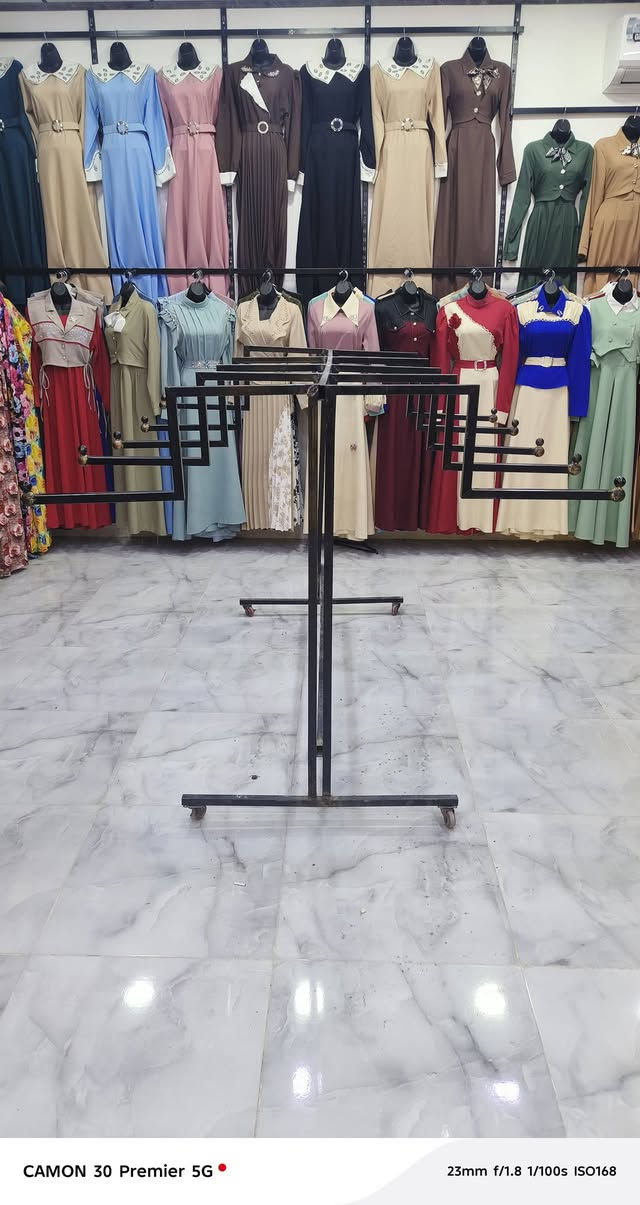 استاند ملابس للبيع الي يريد يخابرني***********
