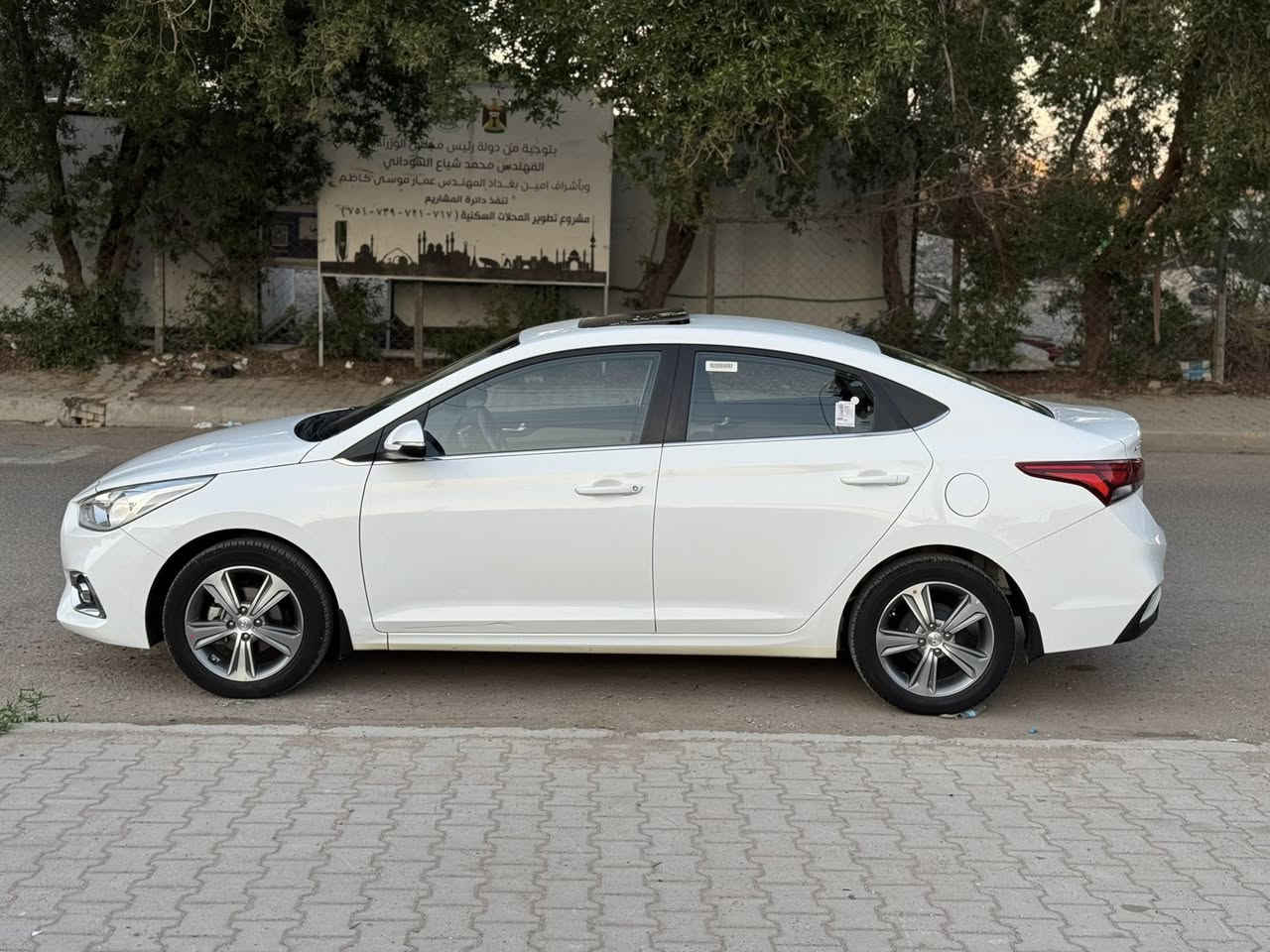 هونداي اكسنت 2020 وارد خليجي
مكفوله من الصبغ والبارد
مواصفاتها 
شاشه كبيره 
سلايت 
تحكمات ستيرن جهتين 
اشاير بالمري
محرك 1600 دوش 
ويل كب 
نظام اي بي اس 
نظام ايكو اقتصادي بانزين 
السياره جديده 
السياره رقم بغداد وباسمي 
السعر 132 
للاستفسار ***********
