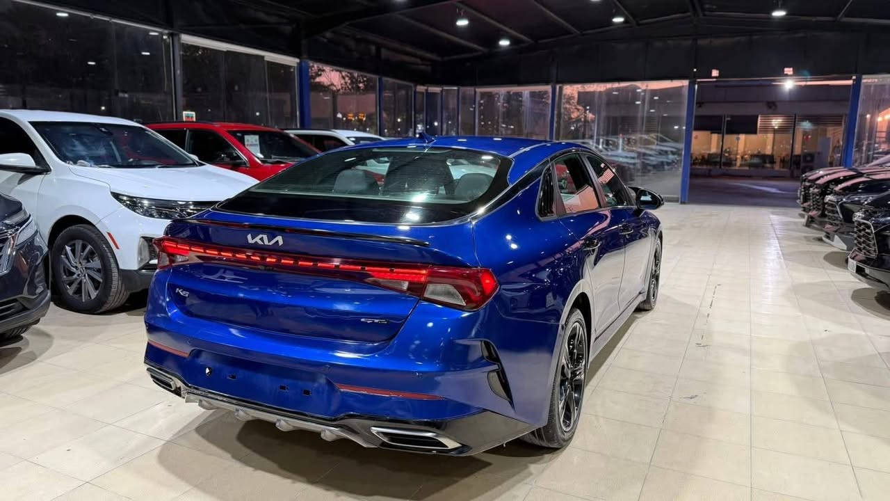 كيا K5 فئة GT LINE لون مميز وكفالة 
الضرر : دعامية خلفية فقط
الكفالة : نكفل السيارة من الغرق، الشاصي، الايرباك والتبديل
الرقم : اربيل الرقم الحديث (تحويل أو وكالة حسب الرغبة)
الايرباك : بدون أي ضرر
المواصفات :
السيارة : كيا K5 جي تي لاين
الموديل : 2022
المحرك : 1.6 لتر تيربو أربعة سلندر
العداد : 42 ألف ميل حقيقي
حجم الويل : قياس 19 إنج مع طقم تايرات بحالة ممتازة
لايتات زينون أربع عدسات مع حاجب LED وإشارات LED
بصمتين للأبواب مع بصمة تشغيل
رادار أمامي مانع تصادم
رادار نقاط عمياء بالمرايا الجانبية
إشارات بالمرايا الجانبية
كامرة خلفية أصلية متحركة مع حركة الستيرن
شاشة دشبورد كبيرة للتحكم بإعدادات السيارة
كشنات جلد أسود أصلي
تحكم كهرباء كامل لكرسي السائق والراكب
تبريد قطعتين أمامي وخلفي
خمسة وضعيات للقيادة
تشغيل عن بعد
سايد بريك دگمة
تحكم ستيرن جهتين بلوتوث وأوامر صوتية وكروز كنترول وتحكم صوت
نظام ABS مانع انزلاق
السيارة مكفولة من ضرر الايرباك وبوضع الشركة، ومكفولة من أي صبغ بالسيارة عدا الدعامية الخلفية فقط

ال💎ــسعـر 🟥 :: رقم (1) تلـقـائـي 📮

رقم صاحب ســـيـارة :: ***********
