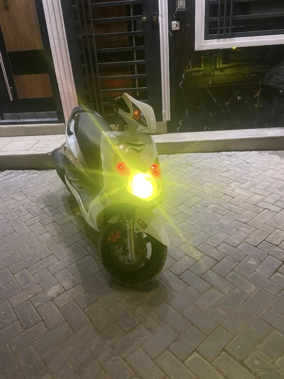 السلام عليكم دراجة سكنس فحل نوزل  قبق مسح دراجة خير من الله  دراجة مابيه نقص برغي نكرة سلف بوشة ٥٨ونص ناعمة وقوية  
سعرها 800 وبيها مجال بصيط 
مكان الاعظمية للاتصال ***********
