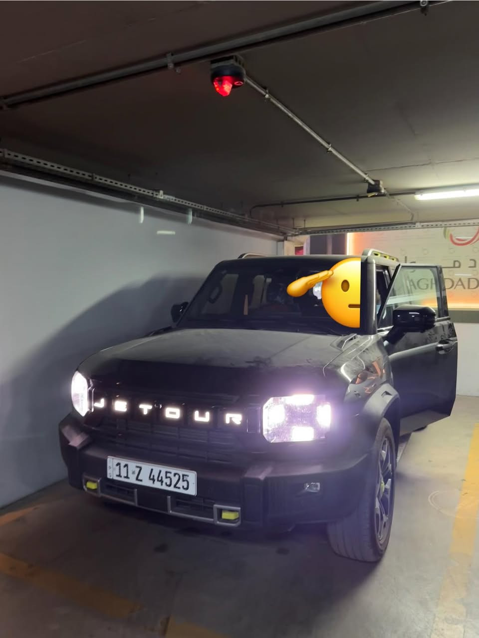 للبيع: جيتور Jetour T2 - موديل 2025 (Luxury)
السيارة بحالة الزيرو - جاهزة من كل شيء
 🔴 الموديل: 2025.
  🔴المسافة المقطوعة: 3,053 كم فقط 
  🔴الفئة: Luxury (فول مواصفات).
🔴 اللون الداخلي: زيتوني مميز مع حزام أمان لون برتقالي (أجمل اطلالة للـ T2).
 🔴 الضمان: ضمان الشركة الرسمي شركة هارلم موجود وفعال.
الإضافات (صارف عليها أكثر من 2,500,000 دينار):
 🔴 حماية PPF كاملة: من أفضل الأنواع لحماية طلاء السيارة من الصبغ والخدوش 
 🔴 تغليف داخلي (دوشمة): درجة أولى للحفاظ على الكراسي الأصلية.
 🔴أرضيات: افضل الأنواع  مصممة خصيصاً للسيارة.
حالة السيارة: السيارة جديدة تماماً، 🔴مع الرقم 
السعر : خاص  (قابل للتفاوض البسيط للجادين).
المكان: [بغداد]


**إذا كنت صاحب هذا الإعلان وتريد حذفه لأي سبب، رجاءا أرسل رسالة إلى الدعم الفني**