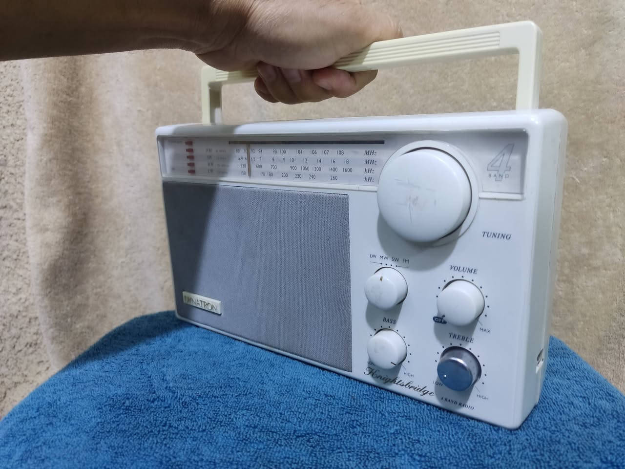 تابع الفديو رجاء
شرط الشغل باتري كهرباء
اربع موجات am fm sw lw
٥٠ الف مع التوصيل


**إذا كنت صاحب هذا الإعلان وتريد حذفه لأي سبب، رجاءا أرسل رسالة إلى الدعم الفني**