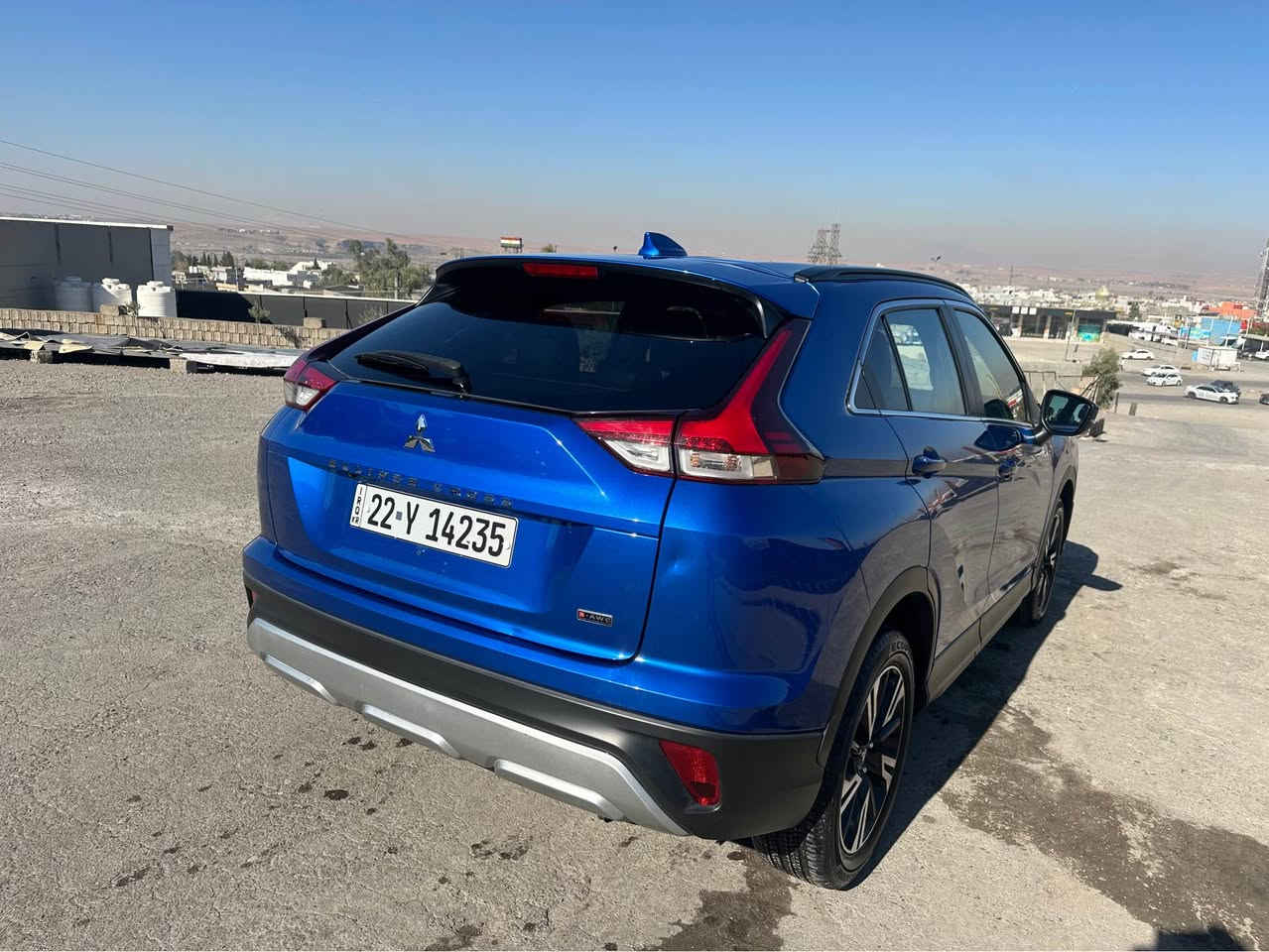 ميتسيوبوشى اكليبس ٢٠٢٣ 
محرك ٤ سلندر ١٥٠٠ تيربو دبل أكسل 
شاشة داتاشو خمسة كاميرا رادار امامي وجانبي 
بصمة تشغيل عن بعد ابواب بصمة كشنات جلد مخمل 
كشنات امامي وخلفي تدفئة استيرن تدفئة كير شفت سبورت بريك بصمة اوتو هولد توقيف ذاتي نقطة عمياء تحديد مسار فول فقط بدون سلايد 
حادثها بنيت صبغ بدون دواخل بدون ارباك كلة بلادي ما تاك حتى لايتات بلادى نفسة حادثها كلش خفيف 
مكان اربيل سيارة بأسمي تحويل بشرط 
*********** واتساب أربيل, العراق
