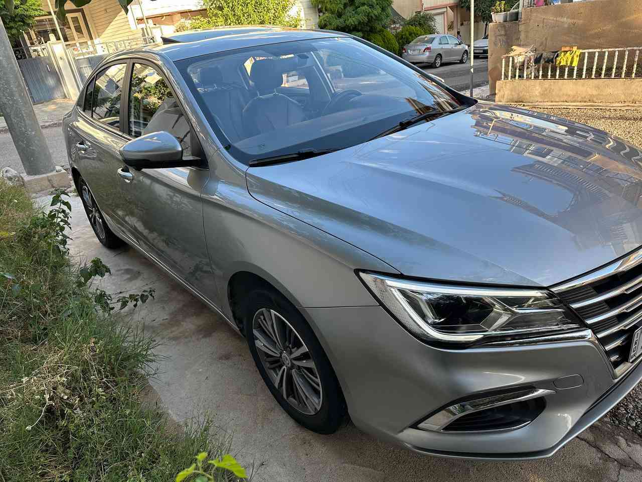 سەرەتا بە ناوی خوای گەورە
Mg 5 luxury 2024

فول فول مواسەفات 
شاشە
بەسمە
کوشن هیتەر
چوار کامیرە
کوشن جڵد
کوشن کارەبا
حاسە 
ئۆتۆ هۆڵد
برێگ بەسمە
ئاوێنە شەفت و کارەبا
لیدی دواوە و پێشەوە
ویل کڕۆم بیلاد

زۆر مواسەفاتی تر

بێ بۆیاخ بێ سارد بێ چاڵ تەنها یەک قۆپی بچوکی هەیە بە دەرگای پێشەوەی لای سەکن دوو پەنجە ئەبێت

سەیارەکە تەنها ۹ هەزار ڕۆشتوە وەک سفر وایە 

سعری ۱۱٥ گەڵاو معامەلەیەکی برایانە 
تکایە ئەگەر سعری بازار نازانی لە خۆتەوە سعر مەڵێ لەگەڵ ڕێزم ...

   ‌                                     ***********

