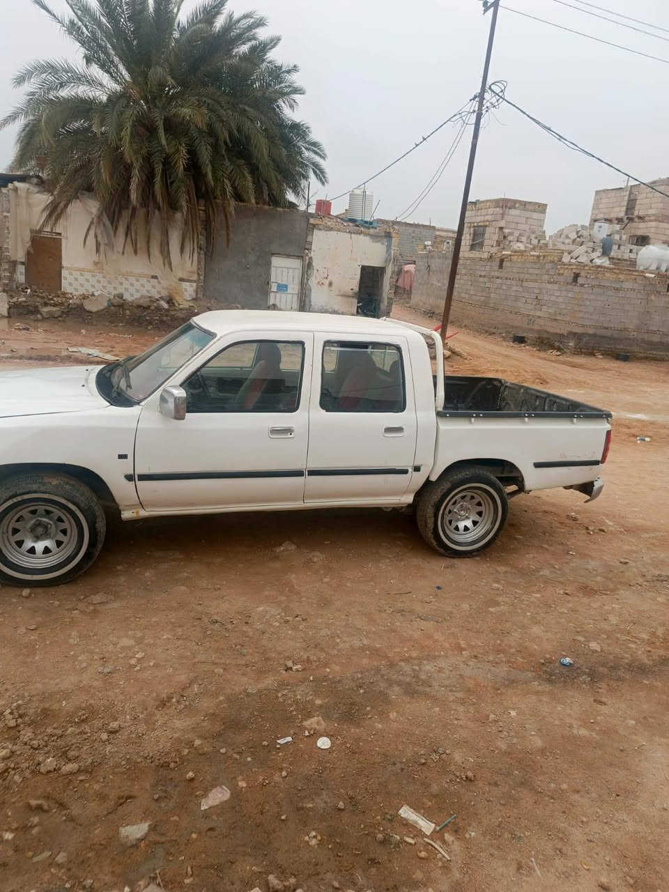السلام عليكم  من رخصت صاحب الكروب 

دير موديل 2006. سيارة نظيفة  المهم تخم تاير جديد 
حدادية مشروطة السيارة سمكرة كاملة من صبغ وترتيب شوفت عينك بس الدواخل ما شديتهن موجودات سيارة بأسمي  سعرهة 34 وبيهة مجال للشراي 
رقمي ***********
