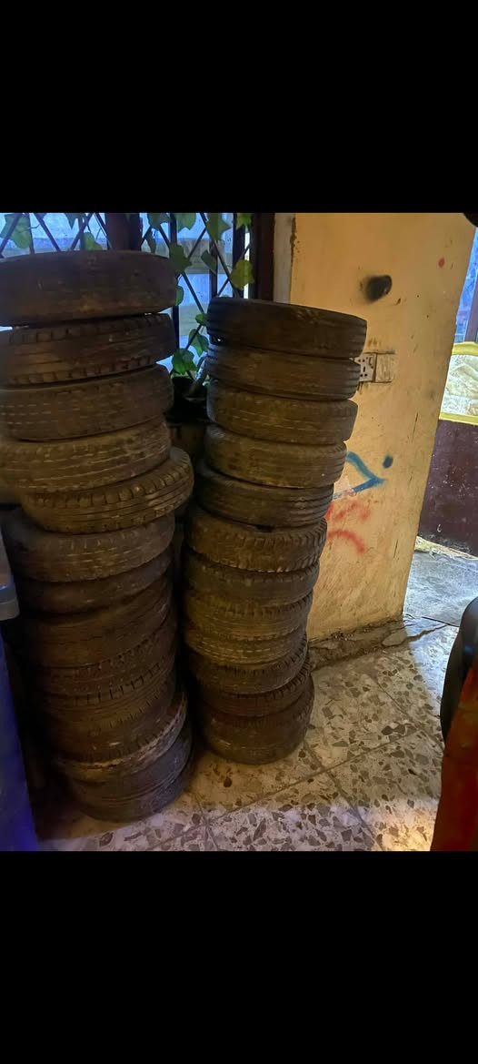 سلام عليكم سبيرات لبيع بيهن جديد وبيهن زين بيعه واحده 26واحد ليريتهن ينتصل سعر لواحد 10 مكان كماليه***********
