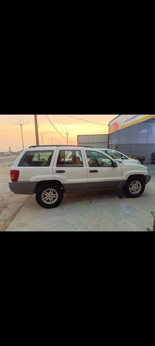 السلام عليكم جيب شيروكي موديل 2004 السياره كفاله مكينه وكير بلاد حداده وتواير خير من الله السياره جاهزه علا الخير مكان السياره ذي قار 
رقم الهاتف ‏‪***********‬‏
