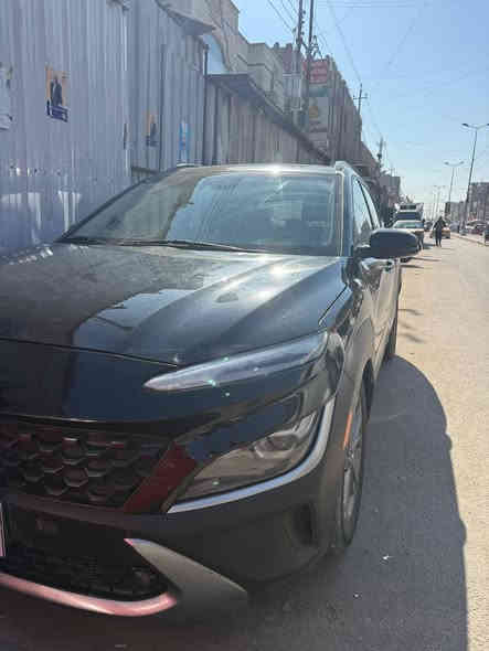 للبيع كونا 2022
رقم بغداد الجديد باسمي 
فول 
المواصفات.
بصمه تشغيل وابواب 
تشغيل عن بعد
داخل جلد اسود 
3 انظمة قيادة 
توقف ذاتي 
شاشه كبيره 
كامره دواره
رادارات
حساس خلفي
وباقي المواصفات  المعروفه
ماشية ٢٦ ميل 

محرك 2000 دوش كير أوتو  
 تبريد كير محرك كله نظيف جدا
السعر. ١٤٢  ورقه بيها مجال بسيط 
بيع او مراوس حسب القناعه 
مكان السياره بغداد البياع او كفائات السيديه 
***********
