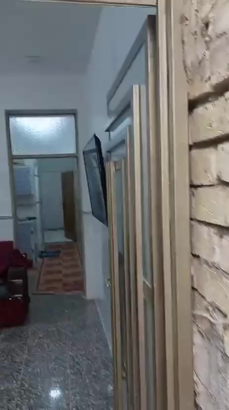 السلام عليكم #رهنيه المساحه 55 طابق ونص غرفتين نوم بيت نضيف الطابق الثاني غرفه وحمام ما مصوره  مابي نقص بس المحجر  ويكمل بعد تسليم المبلغ رهنيه 20 بشهر 100 الخطيب الزراعي بدايت شارع خوله للاستفسار الاتصال برقم *********** او خاص
