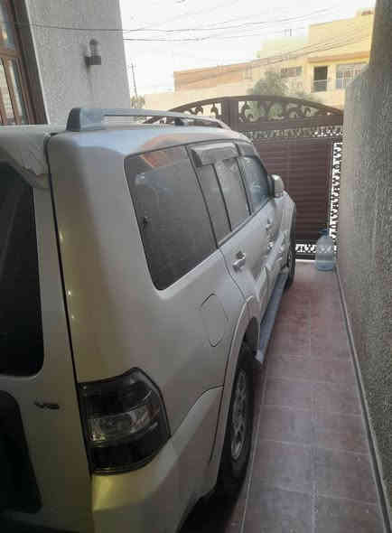 باجيرو ٢٠٠٨ السيارة جديدة محرك هاوون كيفها حلو الفور ويل شغال كهربائياتها بلادية السيارة بلادية بيها شوية صبغ مثا ما موضح بالسونار  مواصفاتها جام كهرباء شاشة مال باجيرو حديث ثلاجة مري شفط واشارة بالمري تخم تاير نظيف صدر أمامي جديد مشط ستيرن جديد كشتات مخمل نظيفة حيييل تبريد ثلاث قطع طبعا السيارة مسويها بصمة للبيع بسعر ١٢٥ رقمها سليمانية باسمي رقم انكليزي الجديد للتواصل ***********
