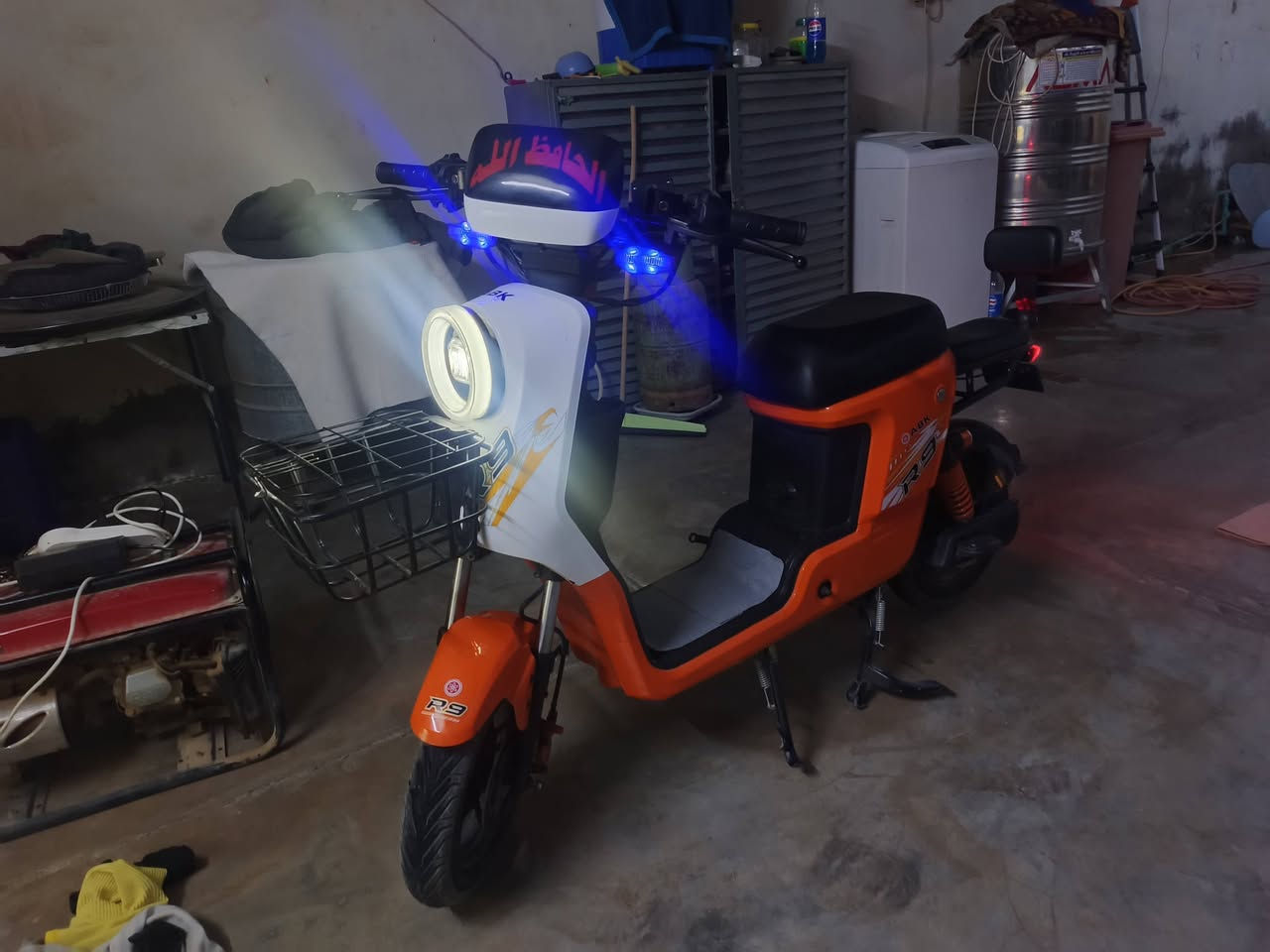 سلام عليكم درجة ار ٩ للبيع نضيفه برغي مامفتوح بيها بطاريات ولي 32 انبير الصلي نضافه فول السعر 580 وبيها مجال هواي ارقم التواصل (***********) مكاني ديالى كنعان دور مندلي
