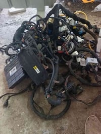 مكينة ٢٤٠٠ • وظفيرة محرك • قاعدة فيوزات