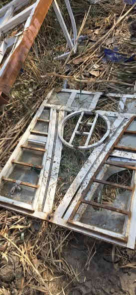 سلام عليكم شبابيك وبيبان تفصال ثقيل للبيع سوق الشيوخ عكيكه هاتف
***********
