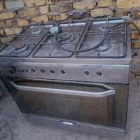 طباخ • شغال • نضيف