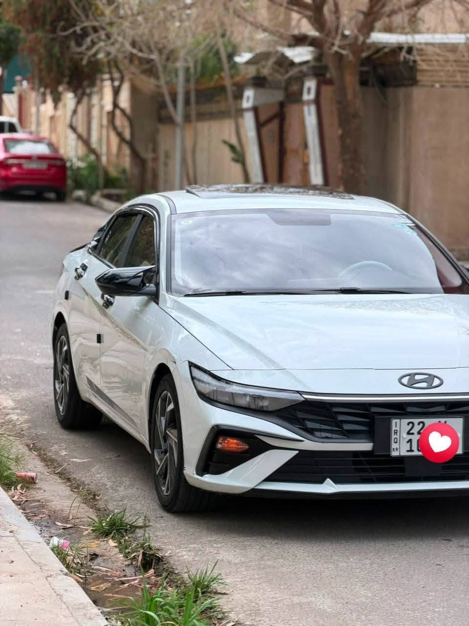 بسم الله الرحمن الرحيم

السلام عليكم ورحمة الله وبركاته

للبيع هيونداي إلنترا تجميع صيني 🚗✨
ماشيه 30بيها ملحضتين فقط بافي كفاله 

✨ شاشة معلومات وترفيه 📱
✨ شاشة عدادات رقمية 🎛️
✨ فتحة سقف 🌤️
✨ تشغيل بصمة 🔘
✨ دخول ذكي (كي لس) 🔑
✨ كاميرا خلفية 📸
✨ حساسات أمامية وخلفية 📡
✨ مثبت سرعة 🚘
✨ تحكمات ستيرن 🎚️
✨ مرايا كهربائية 🪞
✨ طي مرايا كهربائي 🔄
✨ مصابيح LED أمامية وخلفية 💡
✨ إضاءة نهارية LED ☀️
✨ جنوط ألمنيوم 🛞
✨ مكيف أوتوماتيك ❄️
✨ بلوتوث 📶
✨ Apple CarPlay & Android Auto 📲
✨ نظام الثبات الإلكتروني ⚖️
✨ مانع انزلاق 🛡️
✨ وسائد هوائية متعددة 🎈
✨ بريك طوارئ 🚨
✨ تحذير مغادرة المسار ↔️
✨ رادار أمامي 📡
✨ مراقبة النقطة العمياء 👀
✨ شحن لاسلكي 🔋📱

للاستفسار مراسلة الخاص او ع رقم بي وتس ***********
