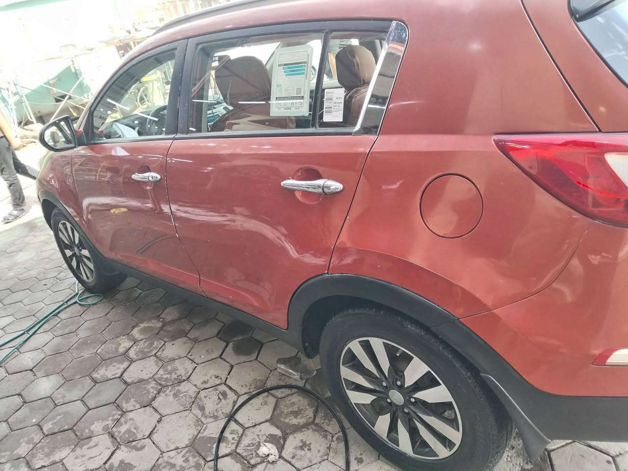 كيا سبورتج خليجي موديل 2013 فول عده بصمه والبنراما فوررر ويل محرك 2400 شاشه كامره حساسات تبريد ثلج حلوه السياره بيه صبغ حزام شررررط كفاله من الكلبه والتجيه صبغ سبب جرررراد القماره مامصبوغه حادثه جاملغ وبنيد فقط لغود شواصي حوض كفاله بسعرر بلااااش.((106 ))مجاله قليل الشرااي يتصل  *********** مكان السياره نجف
