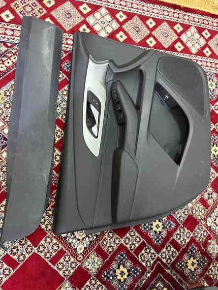 غراض ترافرس للبيع موضحات بصور 
يرهمن ع موديل 2022 و2023 و2024 
قيم ... واكو توصيل 
*********** واتساب
