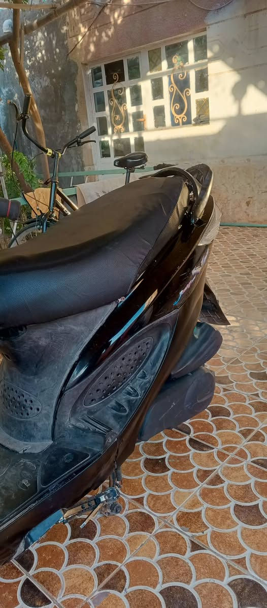 سلام عليكم للبيع دراجه ماكو في تو مدير 2013دراجه مجفته اول تجفيته اله جاهزه مكينه خرسه كهربائيات كله شغاله بيه كسر بل كفر صفح موضح بل صوره سعر 450 مكاني رفاعي رقم ***********
