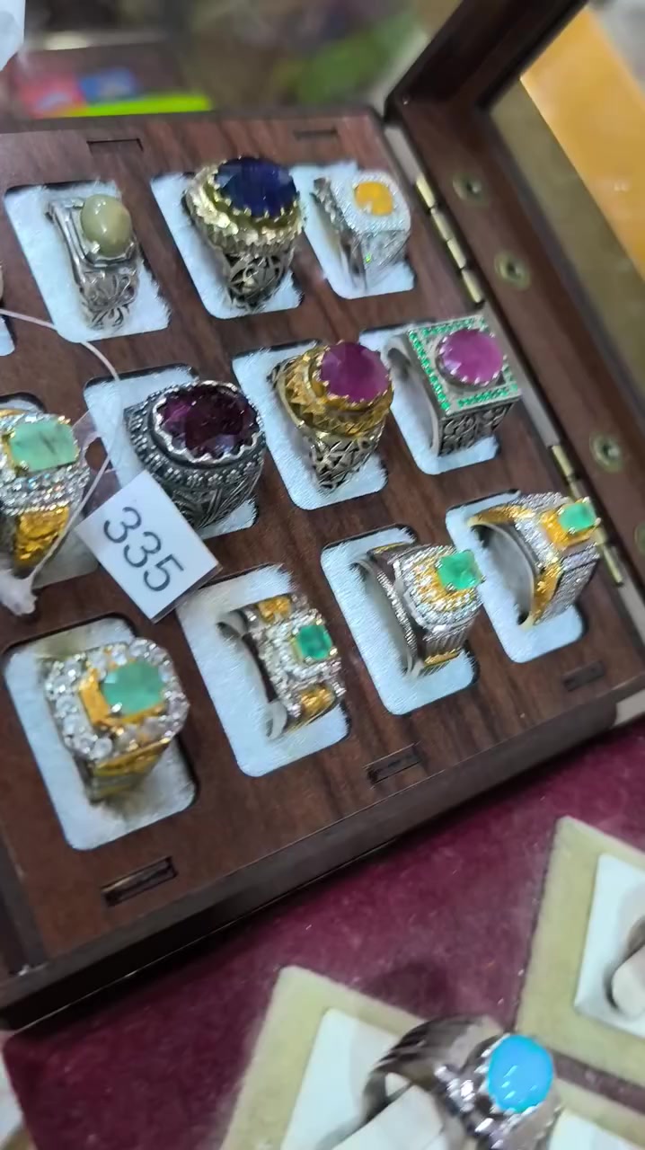 السلام عليكم
٤١ محبس للبيع جمله السعر 
خاص العنوان العماره 
***********
