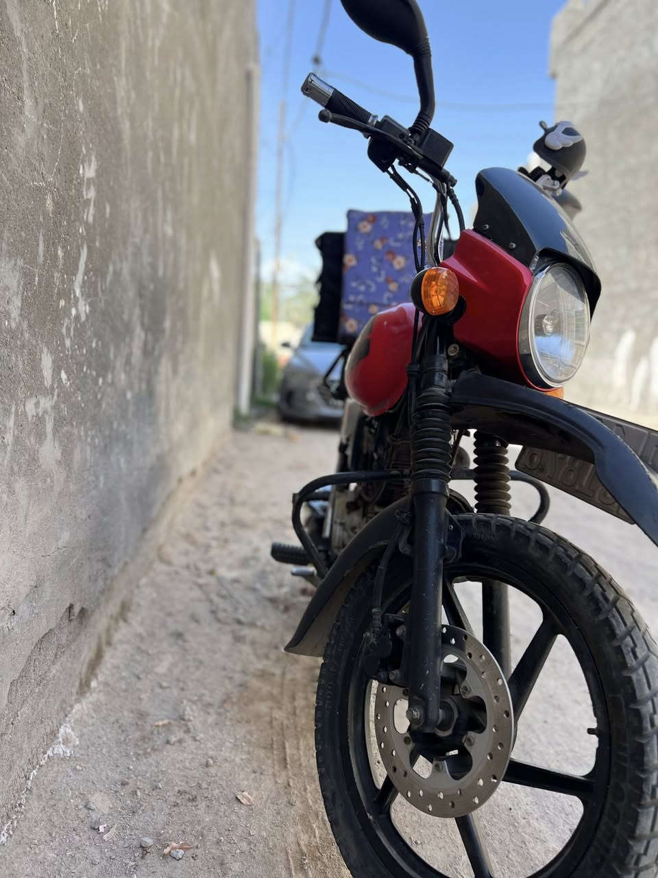 موديل ٢٣ مرقم بغداد وجاهزه مناقصها شي تحويل ثاني يوم ماشيه ٢٥ الف مجفته جديد محرك ناعم هاي نضافتها كدامكم تجي تفحص وتقتنع وتاخذها من باب البيت واني بلخدمه سعرها ٢٣٠٠ رقمي *********** مكاني بياع.
