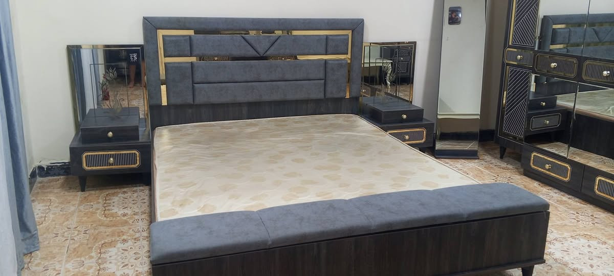 غرفه 9 قطع لوك مال بيت سعره 850 بي مجال بسيط 

***********
