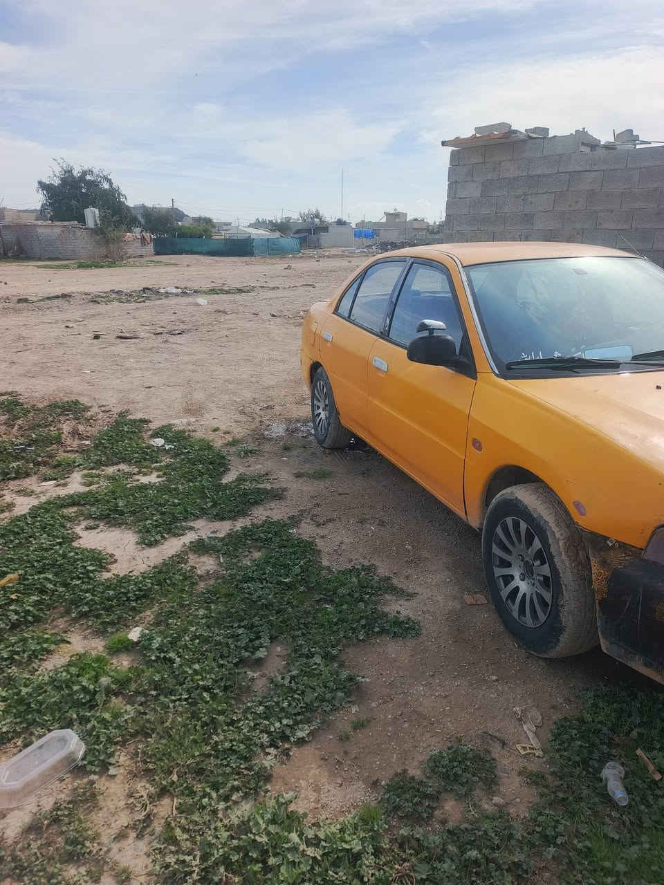 مستبوشي ميراج موديل 2000. كير محرك بلادي بلشرط سنوية عضم عاج منتهية دفتر بانزين بيها سيارة لوك كدام العين بسعر مناسب جدا يرهم مراوس حسب القناعة ***********
