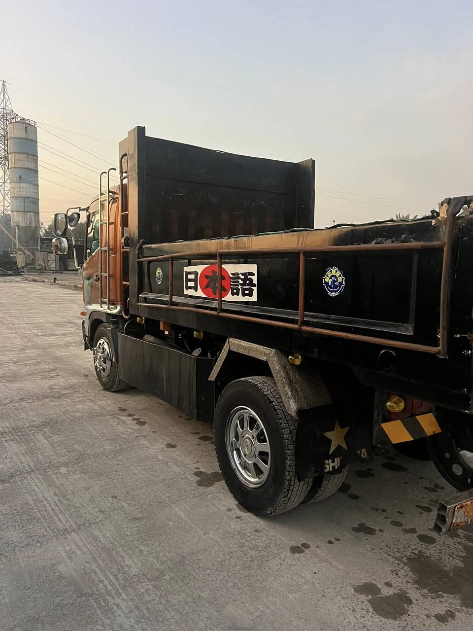 هينوشيطان للبيع قلاب محرك 5سلندر سوبر سايد أبريك هوء فحل8برغ سياره فول موصفات كفاله عامه رقم بغداد بسمي لاسفسار ***********
