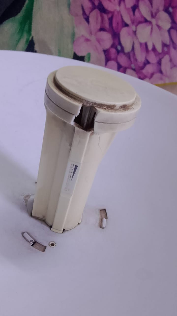 باورات واحد بي كسر . وثاني ٣٠٠ m. مع ام اتو xm. شغالات وع الفحص . سعرهم ١٠٠ الف قفل اكو توصيل


**إذا كنت صاحب هذا الإعلان وتريد حذفه لأي سبب، رجاءا أرسل رسالة إلى الدعم الفني**