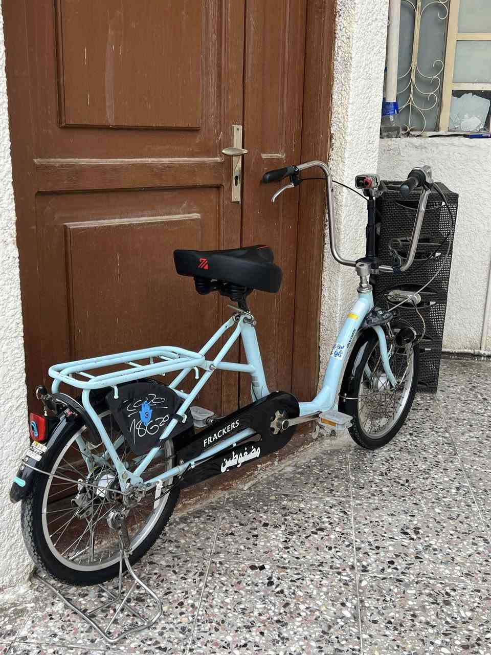 السلام عليكم بايسكل تكسي لشة طويلةلون سماىي تفاصيل كير٣ نمرشغال حساس امامي تايرات جدد ويالة موس جاملغات وصينية نضافة فوللل كلشي شغال سعرة ٢٣٠ وبي مجال حك لجيةللستفسار هذا رقمي***********مكاني بغداد قرب تقاطع حي العامل
