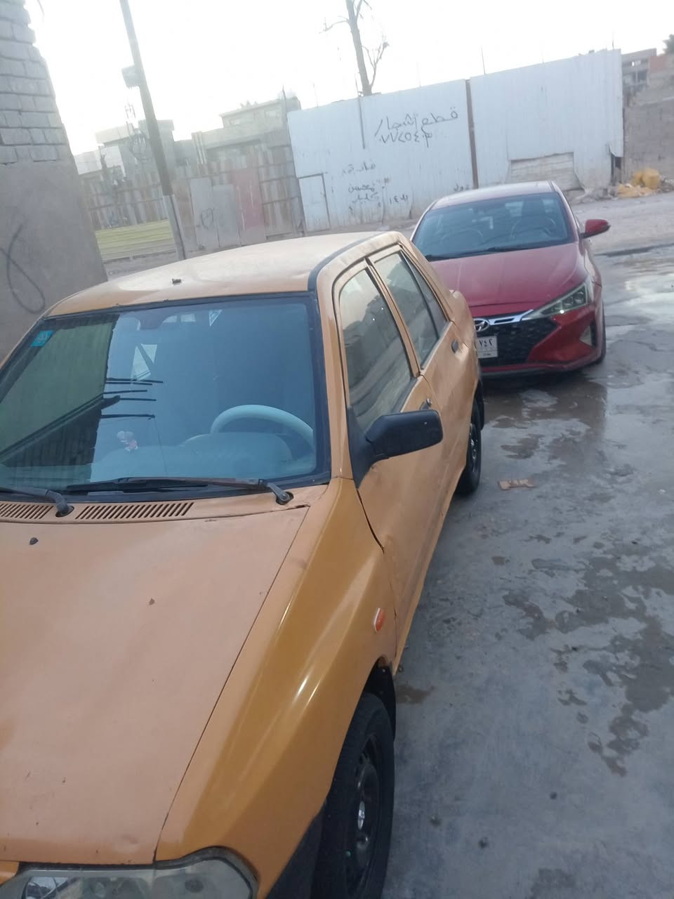 سلام عليكم سايبه البيع موديلا  2015 السنويه 2028 بسمي مصفره هيه وغرامات رقم انكليزي ثواني تحويل سياره حلو جاهزه من كلشي مكينه وكير مكفولات صدر مامي وخلفي نضيف زوج دايرات مامي جديد مكاني بغداد شراي يخابر ويدلل  رقمي،***********السعر 28وبيه مجال الطيبين
