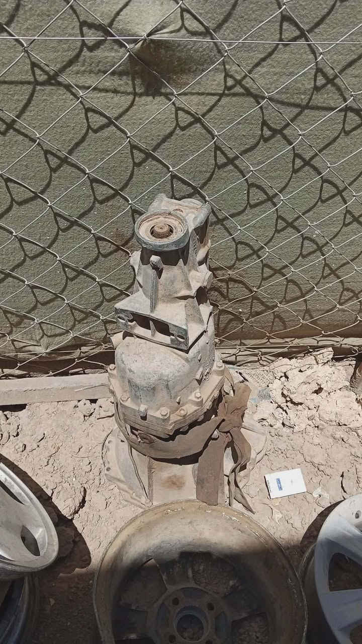 السلام عليكم اخوان كير نيسان شبوط حاويه شرط برغي مامفتوح  سعره 450الف وبيه مجال قليل +عندي مكينه حجم 2400 الي محتاجها او محتاج منها غراض هم موجوده  ***********
