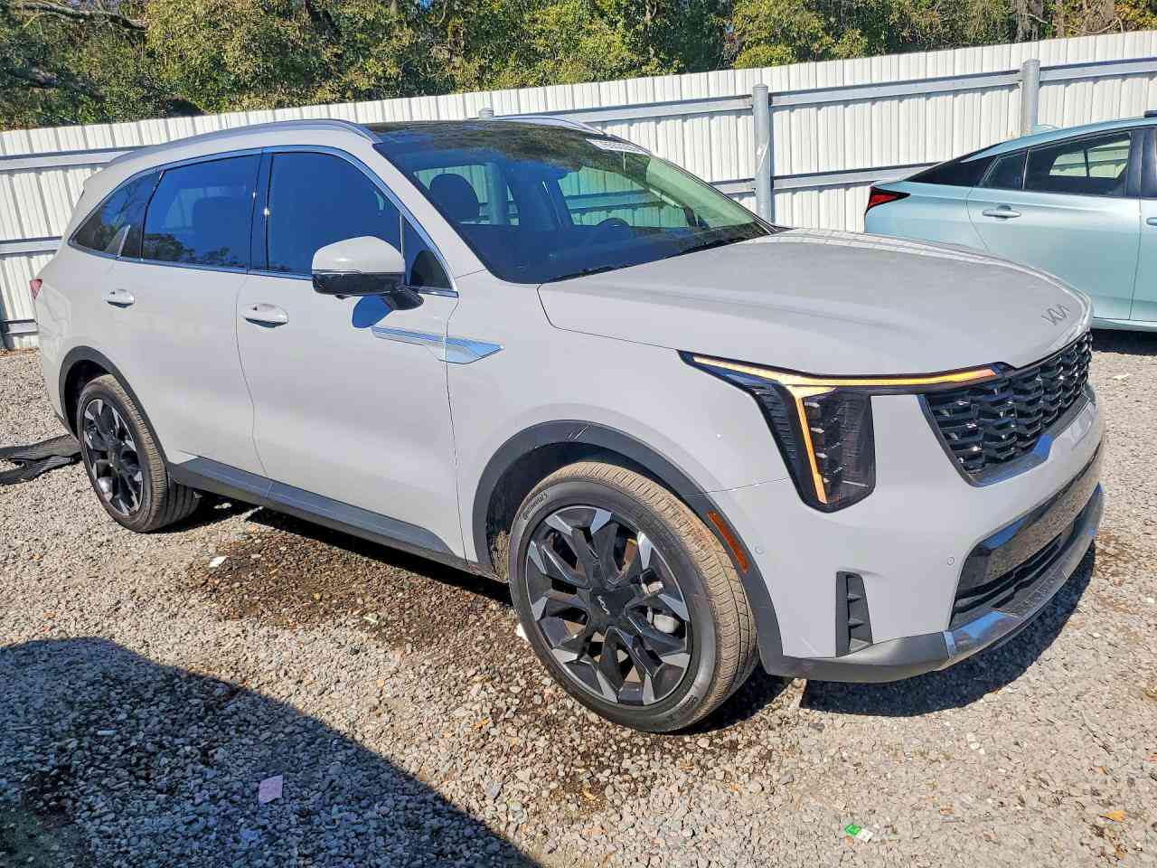 #أعـــلان_مــــــــــزاد #مكتب_بوابة_دبي
سعر نقل مخفض الى جميع الموانئ
ـ نوع السيارة : 2024 KIA SORENTO SX
ـ تاريخ المزايدة : 20/3/2026 الساعة 5:00 مساء 
ـ السعر : حسب تاريخ المزايدة المذكور أعلاه: 5300$ دولار 
ـ الضرر والمواصفات : حسب الصور المرفقة
-جميع السيارات الهايبرد الكهرباء معفي
من الكمرك الضريبة والرقم مجاناً
ملاحـــظــة .. السيارات المعروضة داخل الصفحة هي مجرد نماذج بسيطة للمزاد
وللمزيد من المعلومات الحضور الساعة الرابعة عصرا الى مقر الشركة الكائن في:
شارع الحزام الاخضر المدينة المايئة- مقابيل حي العدالة #النجف_الاشرف
المكتب ***********
زيد الطفيلي***********
عبد الله الزاملي***********
للانضمام لكروب الواتساب اضغط ع رابط
https://chat.whatsapp.com/HEg5DTFOYCnFPwSoSvOuuq
