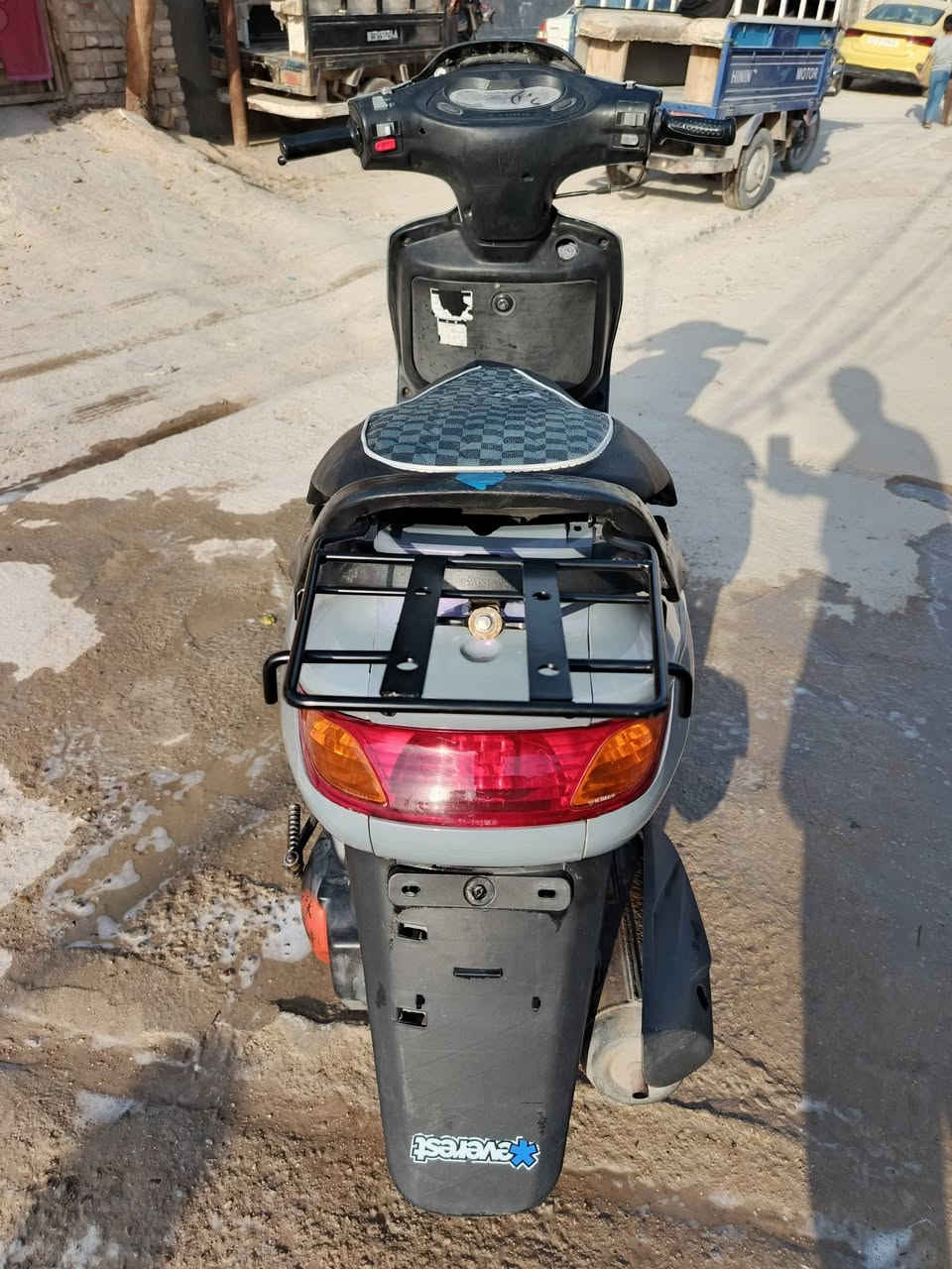 فراشه فحل دشبول اكتروني حاويه محرك  شرط مامفتوح نضيفة سلف هندر كهربائيات كله شغال  550بيهه مجال  *********** مكاني نجف
