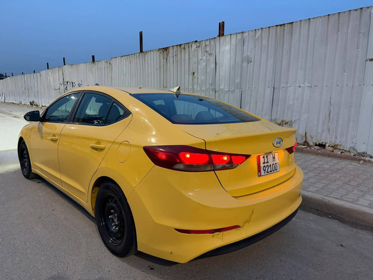 سلام عليكم
النتر موديل 17 سياره جديده وحلوه مكينه وكير خير من الله السياره تخم تاير كبل للشارع شغل وطلع السياره بيه بس البنيد بدون اي دواخل مكان السياره بغداد رقمي ***********
