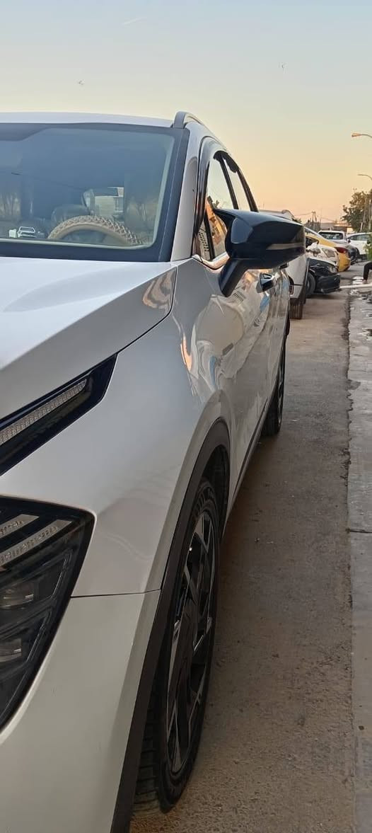 السلام عليكم 
للبيع :كيا سبورتج  خليجي 
الموديل : 2023
ماشيه : 73 الف 
السياره :مكفوله عدا بارد اباب السايق على كد 3 اصابع
ضمان  (5) سنوات 
بصمه 
مري كهرباء 
انضمه قياده 4 (نورمل +سبورت +ايكو +سمارت)
تشغيل عن بعد 
حساسات امامي خلفي 
 شاشه +عداد دجتل 
كامره دواره 
بصمه ابواب 
ترحيب عند لاقتراب 
مثبت سرعه 
سايد بريك كهرباء 
تبريد قطعتين 
داخل بيجي 
محرك 2000 دوش 
شاحن واير لس 
الصابيح الماميه LED
المصابيح الخلفيه LED
شفتات ستيرن رياضي 
مانع انزلاق 
شاشه ابل كار بليل +جي بي اس 
انذار عند الاقتراب
اشاير بل مري 
السياره كلش نضيفه وحلوه 
السعر 210وبيه مجال 
مكاني بغداد الصليخ
للستفسار *********** بغداد, العراق
