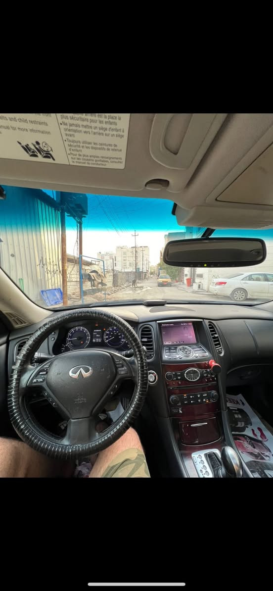 للبيع انفنتي QX50
موديل : 2017
الون:اسود
المكينه:6 سلندر 3700 
وضع قيادة : سبورت وعادي و تاب ثلوج
اللوحة :  اربيل 
ماشية 92الف ميل 
وارد امريكي حادثه جاملغ يمنه ويسره
بالعراق جاملغ خلفي هلال بدون دواخل
المواصفات : - 
—————————
1- شاشةللتحكم في ايعازات السيارة 
2- كامرا  ( اصل )  
3- ويل كب  
4- حدادية جيده
5- دواخل جلد اسود (اصل)
6- تحكم ستيرن 
7- التشغيل بصمة
8- فتحه (سلايد)
9- وضع تاير جيد‎ 
10 - لايت زنون
11- كشافات (اصل)
12 - بصمة ابواب 
13- تبريد قطعتين امامي خلفي
14 - سستم صوت كامل  
15-كشنات الامامية كهرباء
16-حساسات (اصل) 
17-تبريد +تدفئه كشنات 
18~رادارات ٥ كامرات
ملاحظه/بيهه رادار خلفي صفحة اليسرة عاطل
20-مخارجUSB☑️
21-مخارجAUX☑️
22- سلايد روف☑️
23- اشاير مري وترحيب☑️
وبعد بيهة مواصفات 
🔴محرك وكير مكفولات كفالة عامة 🔴
السعرررر (125)ورقه وبيها  مجال بسيط
مكاني بغداد الدوره 
للاستفسار ***********
