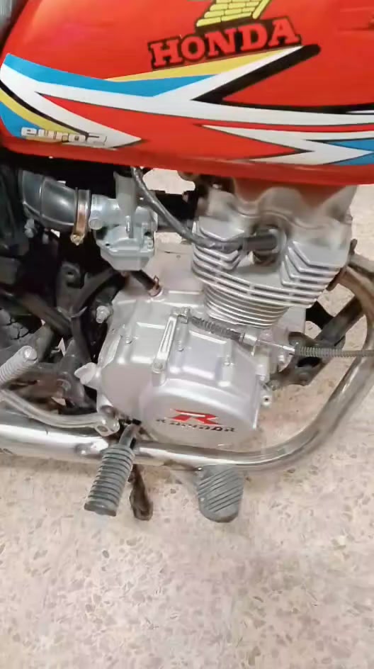 سلام عليكم دراجة البيع بدون بدون  شاصي نامة اصلي مكينة رابيدو اصلي غراض كلة أصلية دراجة مكفولة سعر (٧٠٠)وبيهة مجال  لاستفسار ***********
