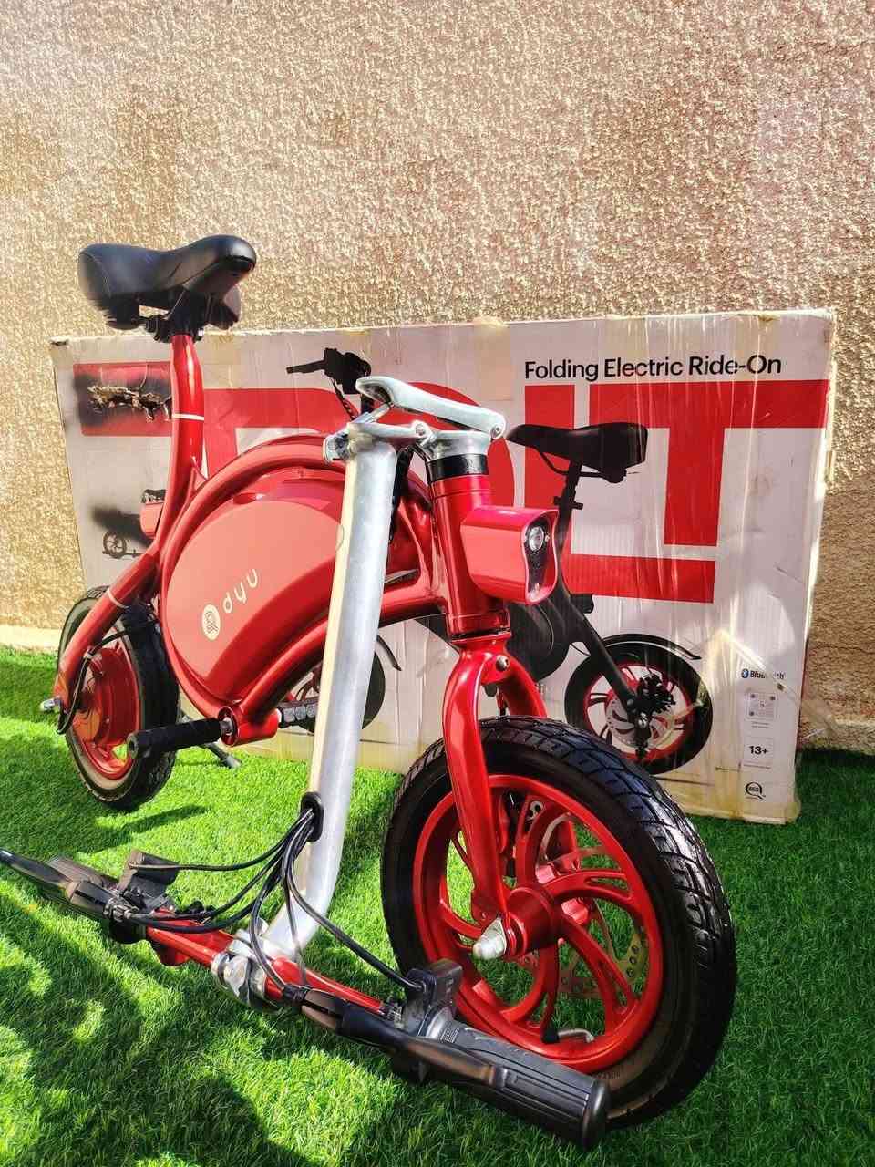 عرض خاص تصفية بايسكل شحن صغير صنع امريكي اصلي من عمر 11 سنه فما دون باتري ليثيوم جديد باله اصلي سكليتر يمشي 35 كيلو متر بالشحنه سرعته 25 العنوان بغداد الصليخ شارع 600 للاستفسار ***********
السعر بلوكاله 450$
اني ابيع 175 الف
