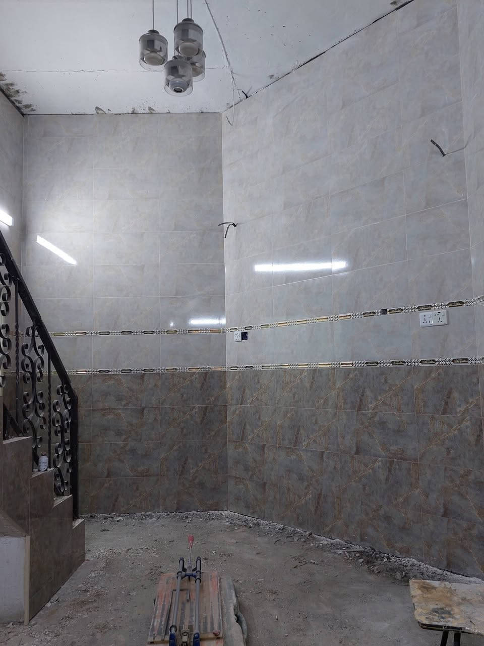 السلام عليكم ورحمه الله وبركاته اشتغل شغل سيراميك وبورسلين ومرمر وكاشي شغل درجه اولى***********
